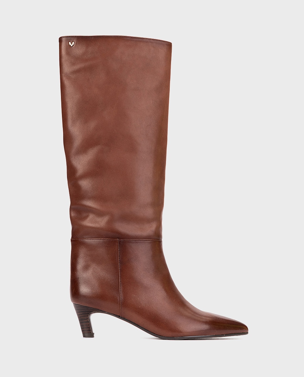 Imagen 0 de Botas de mujer de piel   en color marrón oscuro Marrón oscuro
