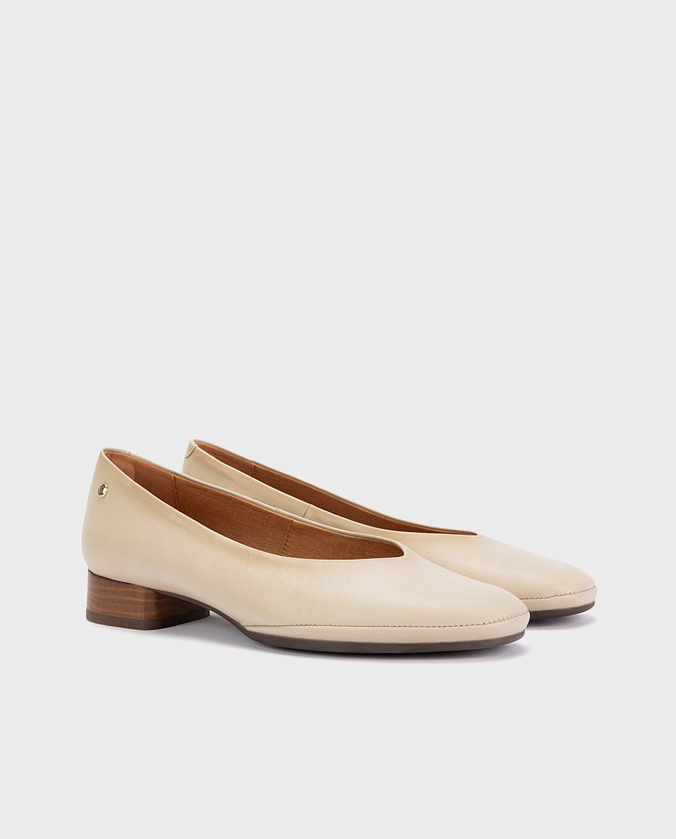 Zapatos de tacón de mujer de piel con horma amplia - Pikolinos - Crema Crema-3