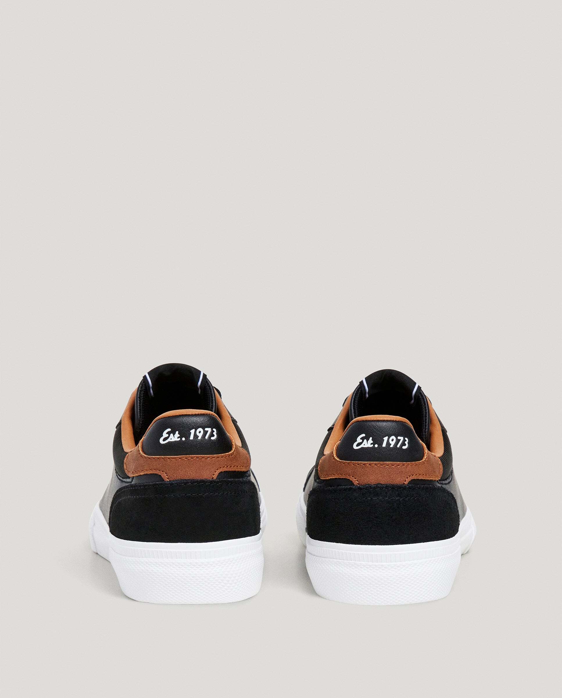 Zapatilla de corte bajo con suela vulcanizada y detalles en contraste de color. - Pepe Jeans - Negro Negro-4