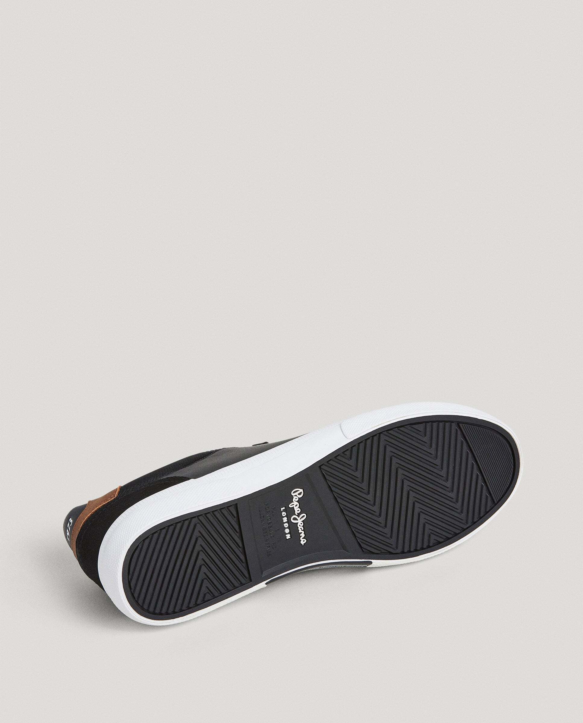 Zapatilla de corte bajo con suela vulcanizada y detalles en contraste de color. - Pepe Jeans - Negro Negro-6