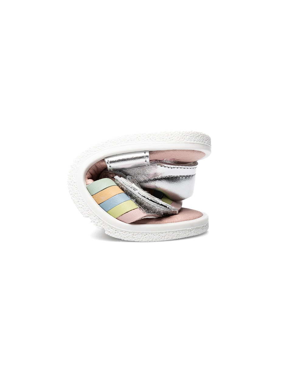 Imagen 2 de Sandalias de bebé niña barefoot con cierre adherente - Pablosky - Plata Plata