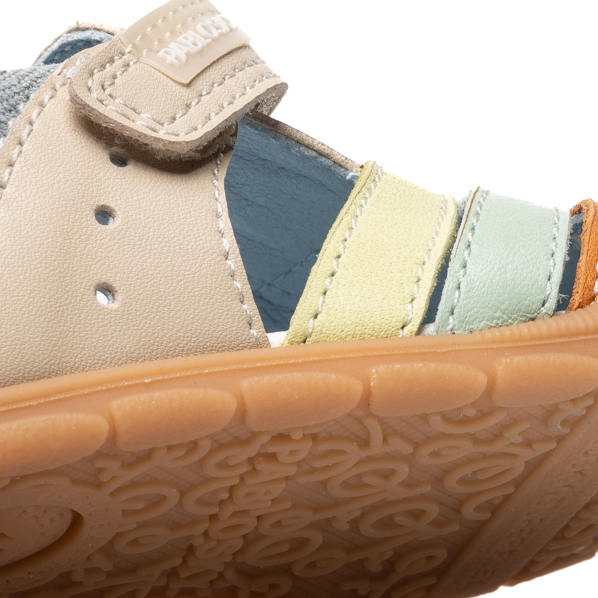 Pablosky - Sandalias de bebé barefoot con cierre adherente.