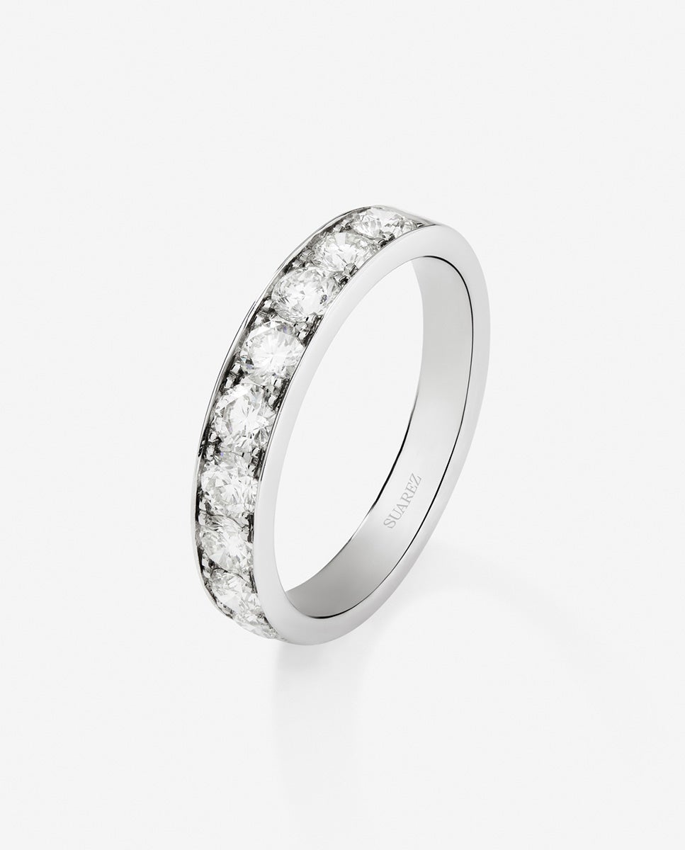 Imagen 0 de Media alianza de oro blanco de 18K con diamantes en talla brillante Blanco