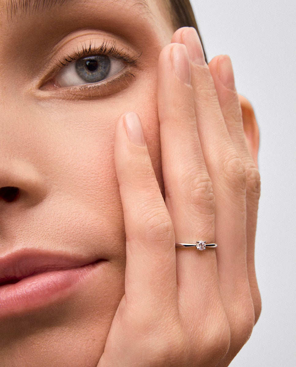 Anillo solitario de oro de 18k con diamante en talla brillante de 0,1 cts - SUAREZ - Blanco Blanco-4