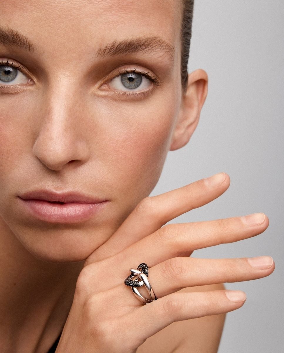 Imagen 2 de Anillo con nudo de plata 925 con espinelas - Negro Negro