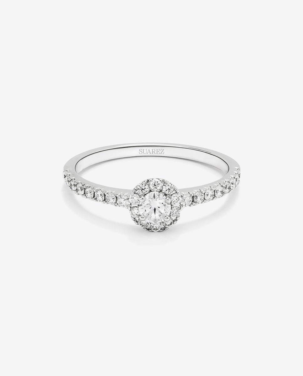 Imagen 3 de Anillo solitario de compromiso de oro blanco de 18k con orla de diamantes - SUAREZ - Blanco Blanco