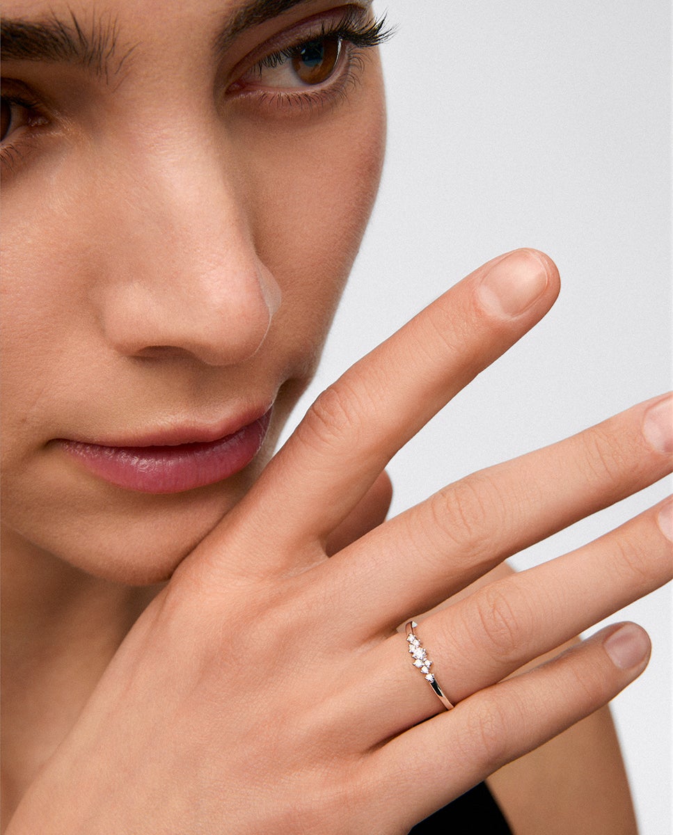 Imagen 4 de Anillo de oro blanco de 18k con 8 diamantes en talla brillante con un total de 0,1 cts - Blanco Blanco