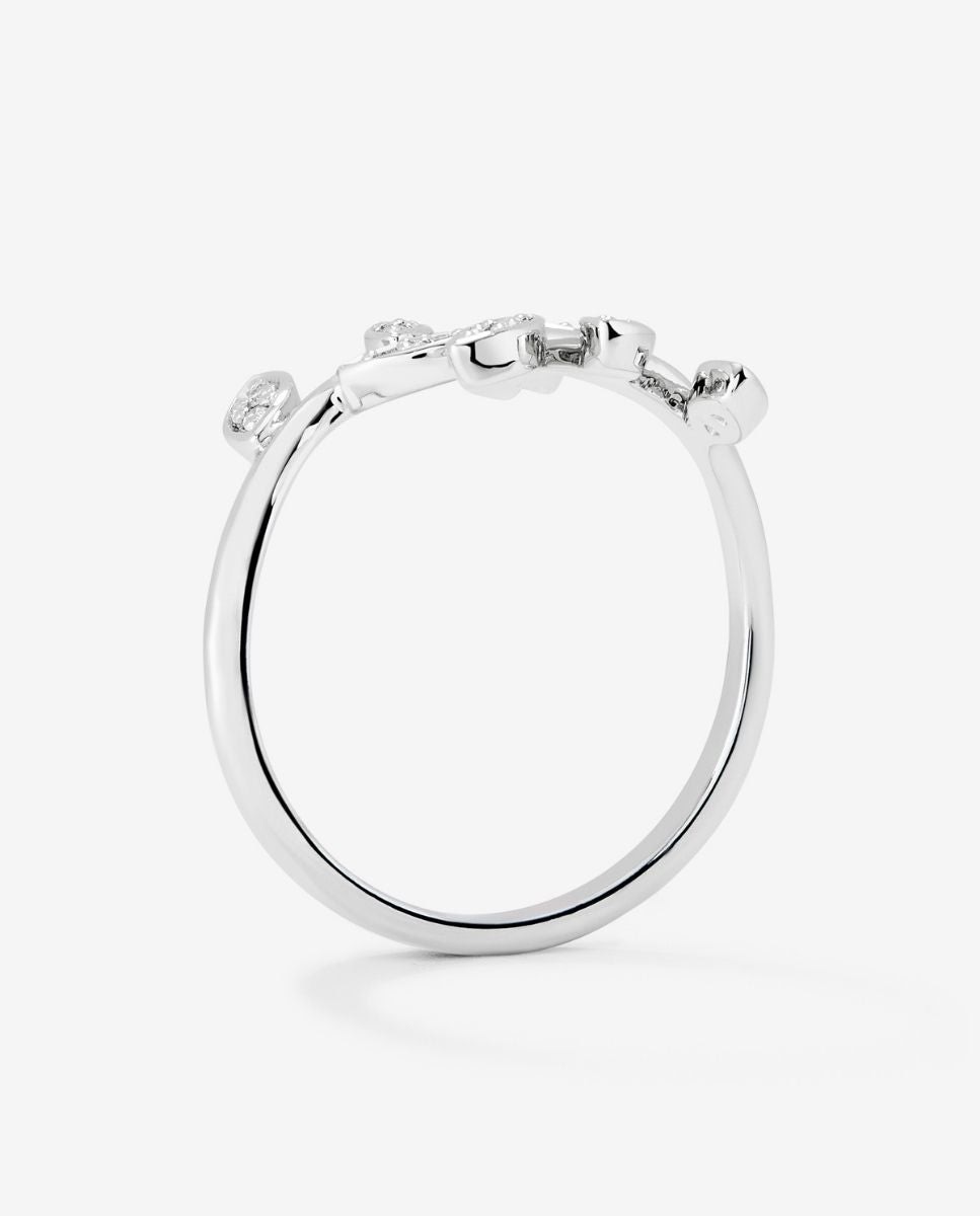Imagen 5 de Anillo de oro blanco de 18k con 18 diamantes en talla brillante con un total de 0,07 cts y forma de hojas - Blanco Blanco