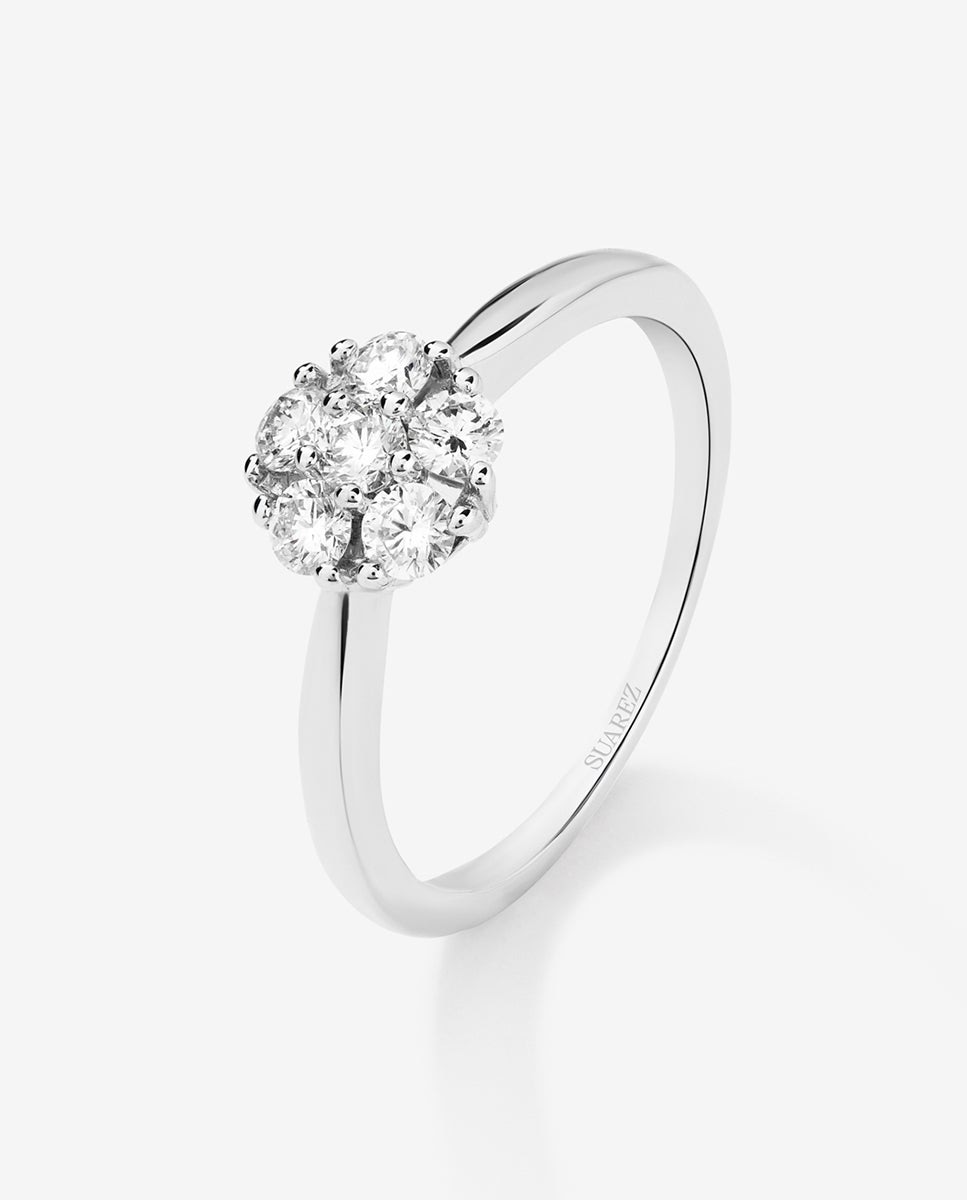 Imagen 0 de Anillo de oro blanco de 18k con orla de 6 diamantes en talla brillante con un total de 0,4 cts Blanco