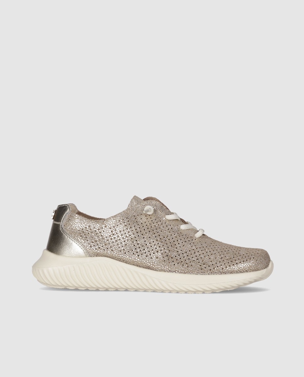 Chika10 - Zapatos confort de mujer confeccionados en piel con perforaciones y suela de patrón ondulado.