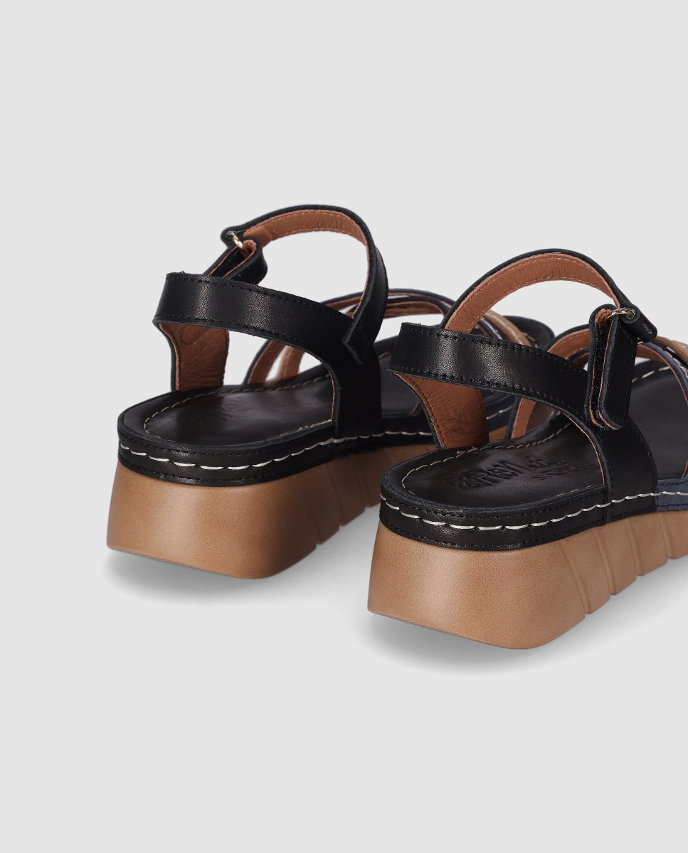 Sandalias de cuña baja de mujer en piel con tiras cruzadas en la pala y cierre ajustable - Chika10 - Negro / Naranja Negro / Naranja-5