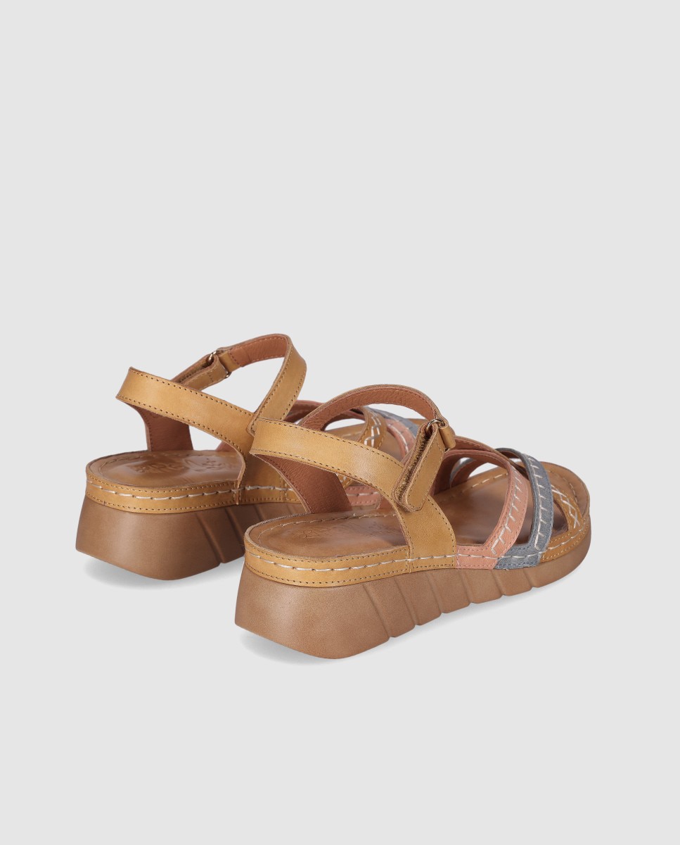 Sandalias de cuña baja de mujer en piel con tiras cruzadas en la pala y cierre ajustable - Chika10 - Marrón claro Marrón claro-2