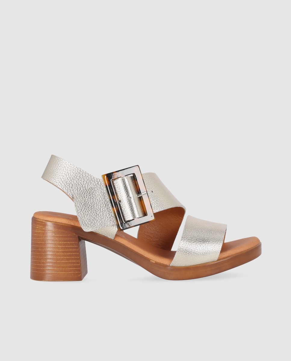 Sandalias de tacón de mujer diseñadas en piel, con diseño envolvente y maxi hebilla - Chika10 - Oro Oro-1