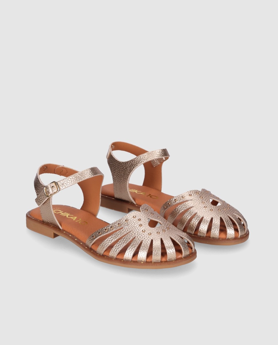 Sandalia plana de mujer en piel con tiras troqueladas estilo cangrejera y pulsera - Chika10 - Cromo / Oro Cromo / Oro-4
