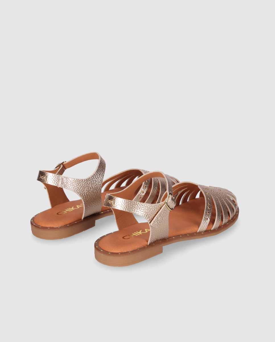 Sandalia plana de mujer en piel con tiras troqueladas estilo cangrejera y pulsera - Chika10 - Cromo / Oro Cromo / Oro-3