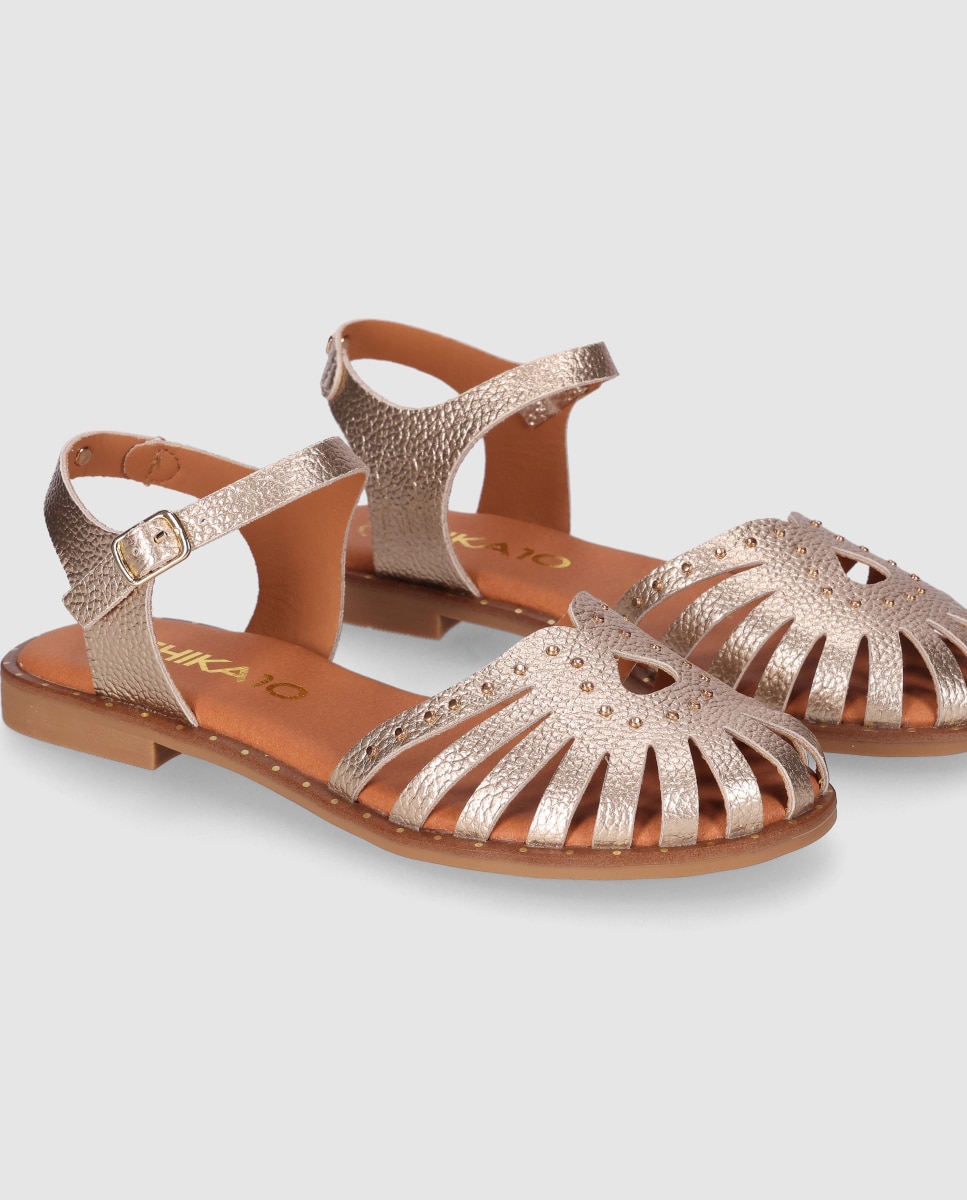Sandalia plana de mujer en piel con tiras troqueladas estilo cangrejera y pulsera - Chika10 - Cromo / Oro Cromo / Oro-6