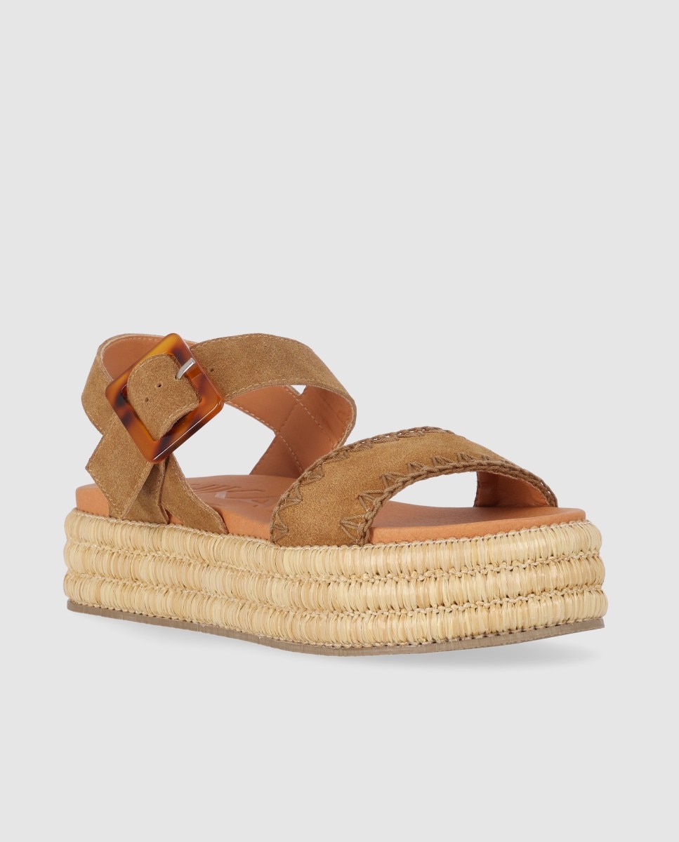 Sandalias planas de mujer en serraje, con maxi hebilla y suela trenzada - Chika10 - Marrón claro Marrón claro-5