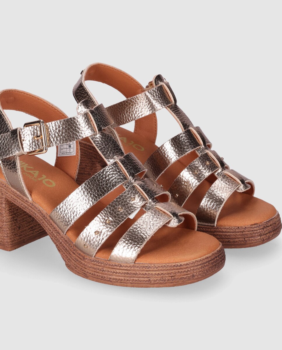 Sandalias de tacón medio de mujer con diseño simétrico en el empeine y cierre de hebilla - Chika10 - Oro Oro-5