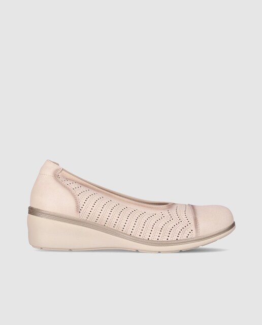 Imagen 0 de Zapatos de mujer en piel con cuña baja y puntera redonda