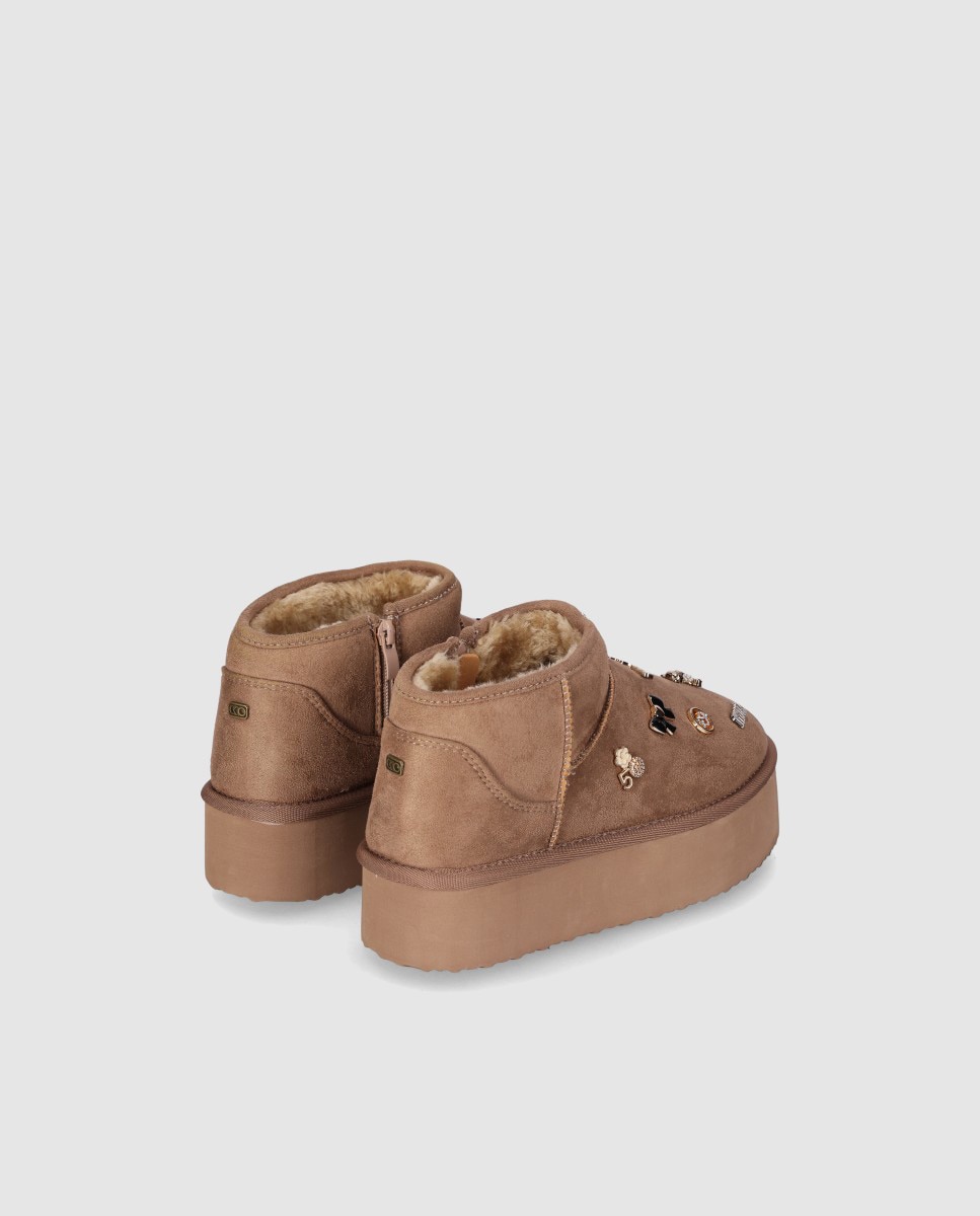Botín de niña de suede con detalles metalicos decorativos - Chika10 Kids - Marrón Marrón-3