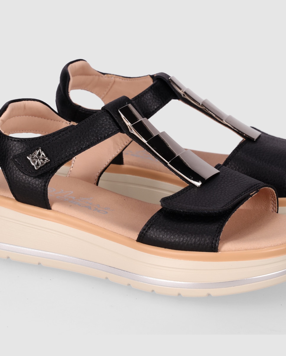Sandalias planas de mujer en piel con cierre autoadherente y puntera redonda - Chika10 - Negro Negro-5