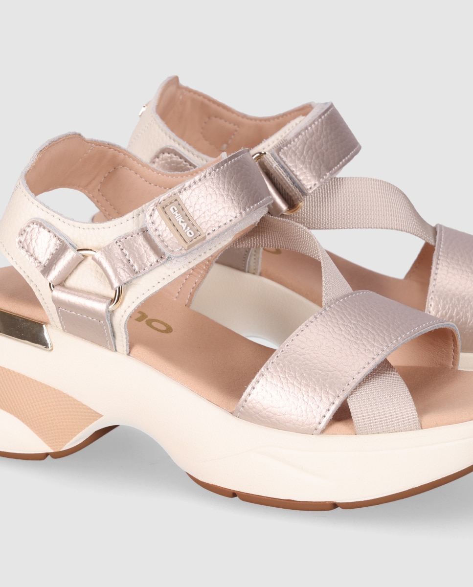 Sandalias de cuña de mujer con cierre autoadherente ajustable y puntera abierta - Chika10 - Oro Oro-5