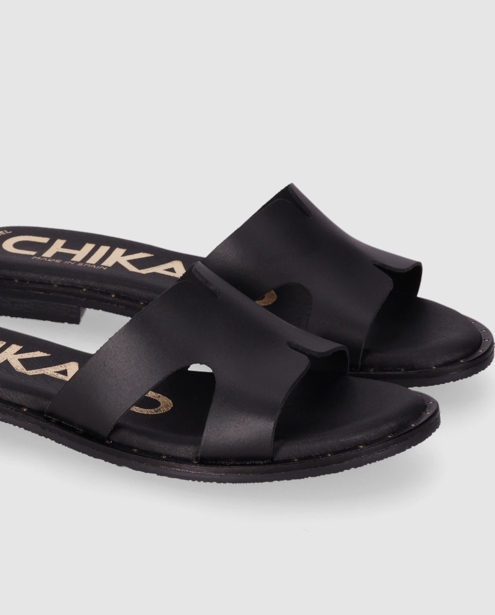Sandalias planas de mujer realizadas en piel con corte simétrico y plantilla acolchada - Chika10 - Negro Negro-5