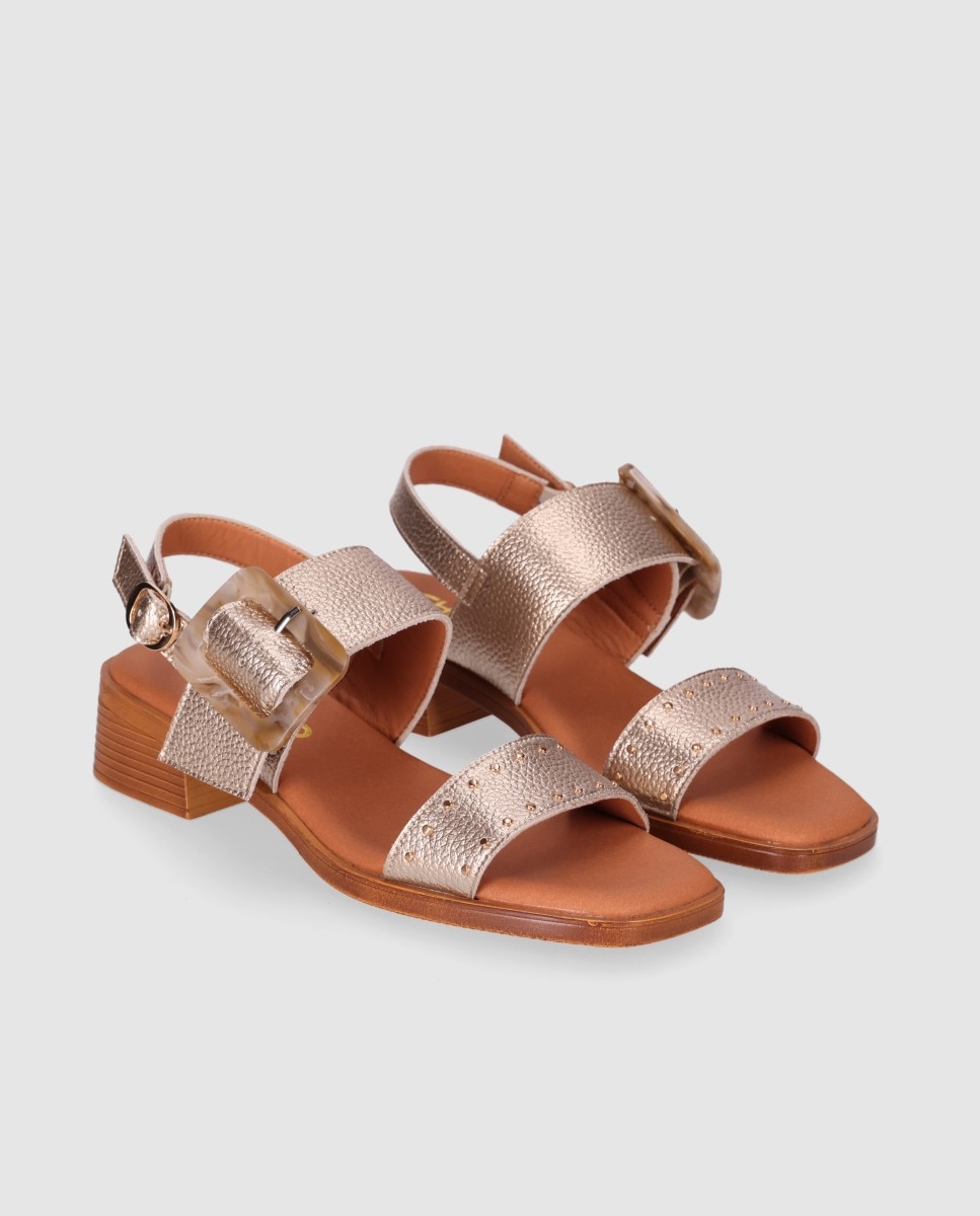 Sandalias de tacón de mujer en piel con doble tira frontal y maxi hebilla decorativa - Chika10 - Oro Oro-4