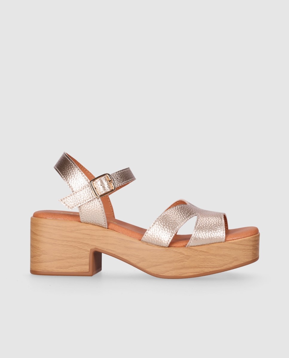 Sandalias de tacón bajo de mujer en piel con plataforma efecto madera y pala de corte simétrico - Chika10 - Oro Oro-1