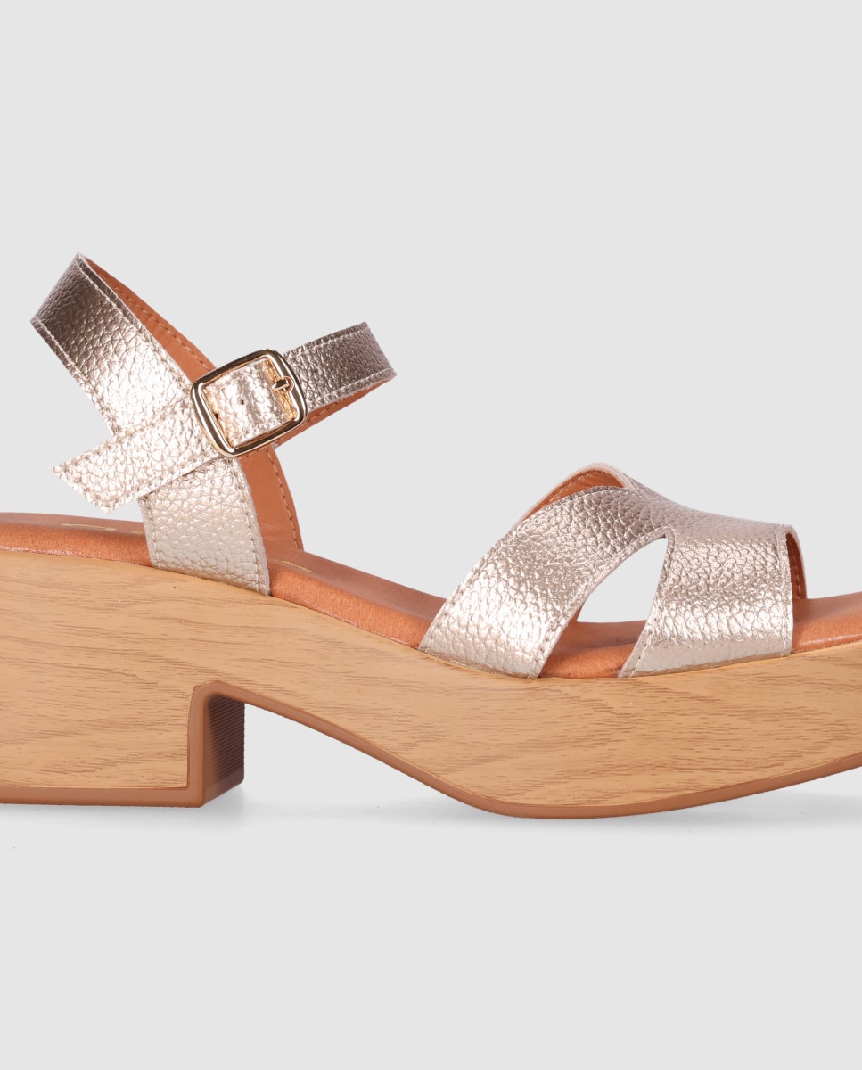 Sandalias de tacón bajo de mujer en piel con plataforma efecto madera y pala de corte simétrico - Chika10 - Oro Oro-5