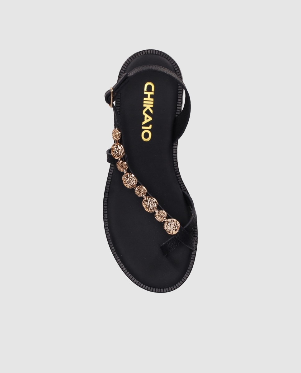 Sandalias de dedo de mujer planas de piel con doble tira frontal y piezas metálicas decorativas - Chika10 - Negro Negro-4