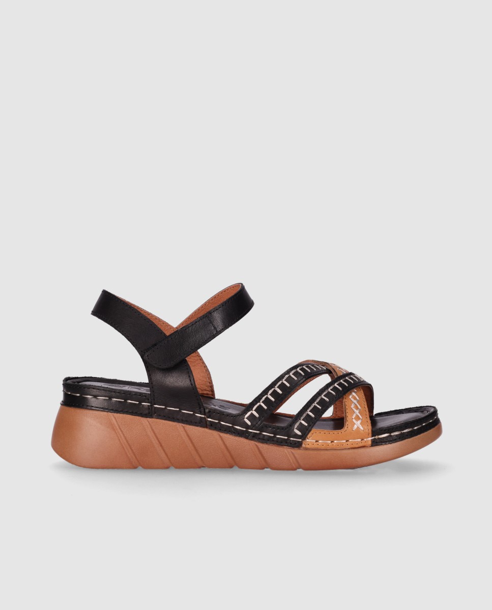Imagen 0 de Sandalias de cuña de mujer diseñadas en piel con tiras finas flexibles y cierre autoaherente Negro