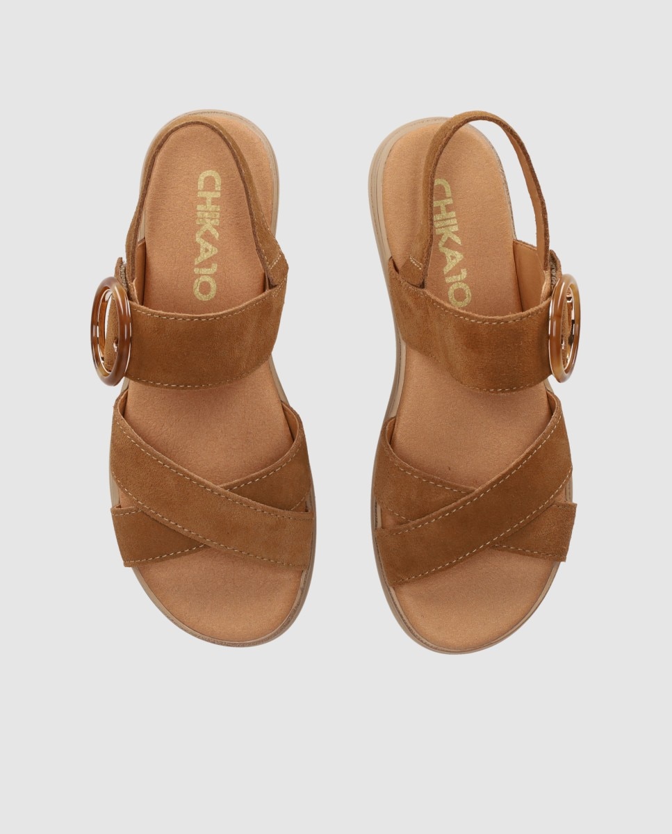 Sandalias planas de mujer en piel con suela ligera y pulsera al talón de hebilla - Chika10 - Marrón claro Marrón claro-4