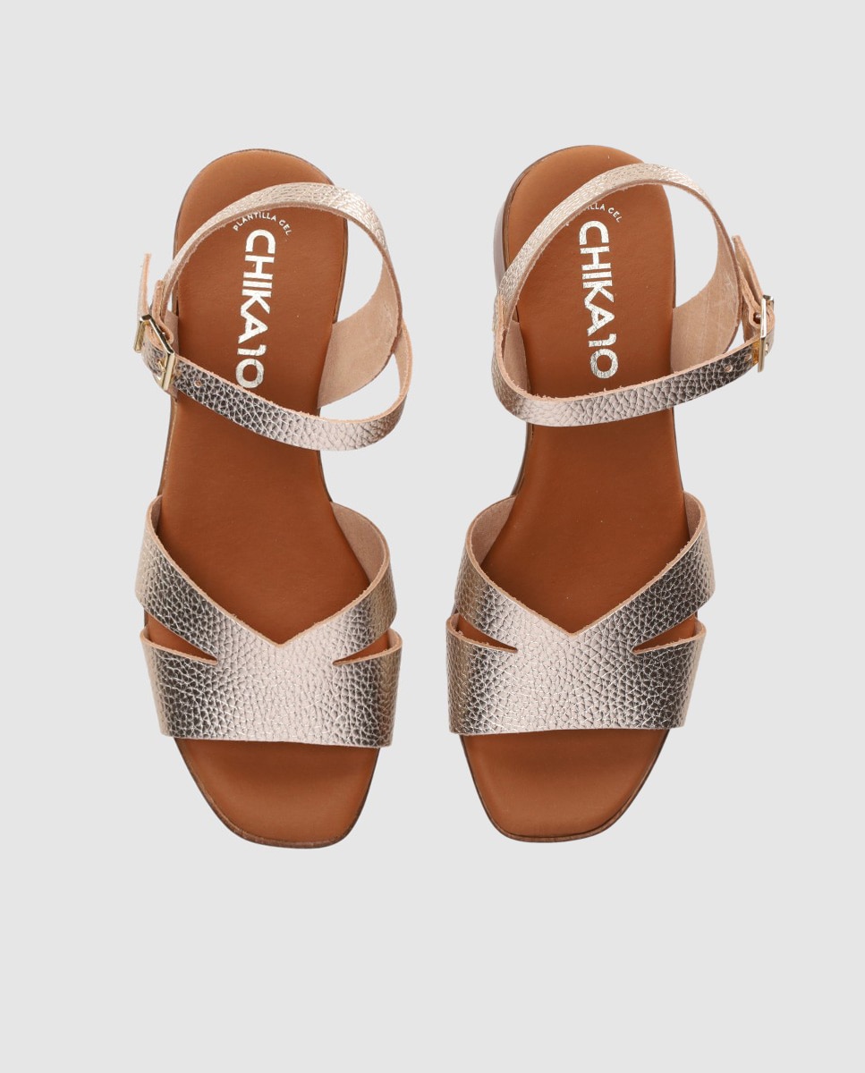 Sandalias de tacón de mujer chika10 en color platino con cierre de hebilla - Oro Oro-4