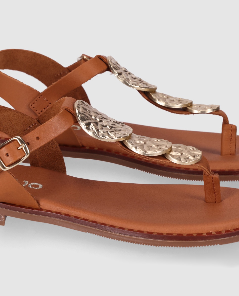 Sandalias planas de mujer chika10 en color cuero con cierre de hebilla - Marrón claro Marrón claro-5