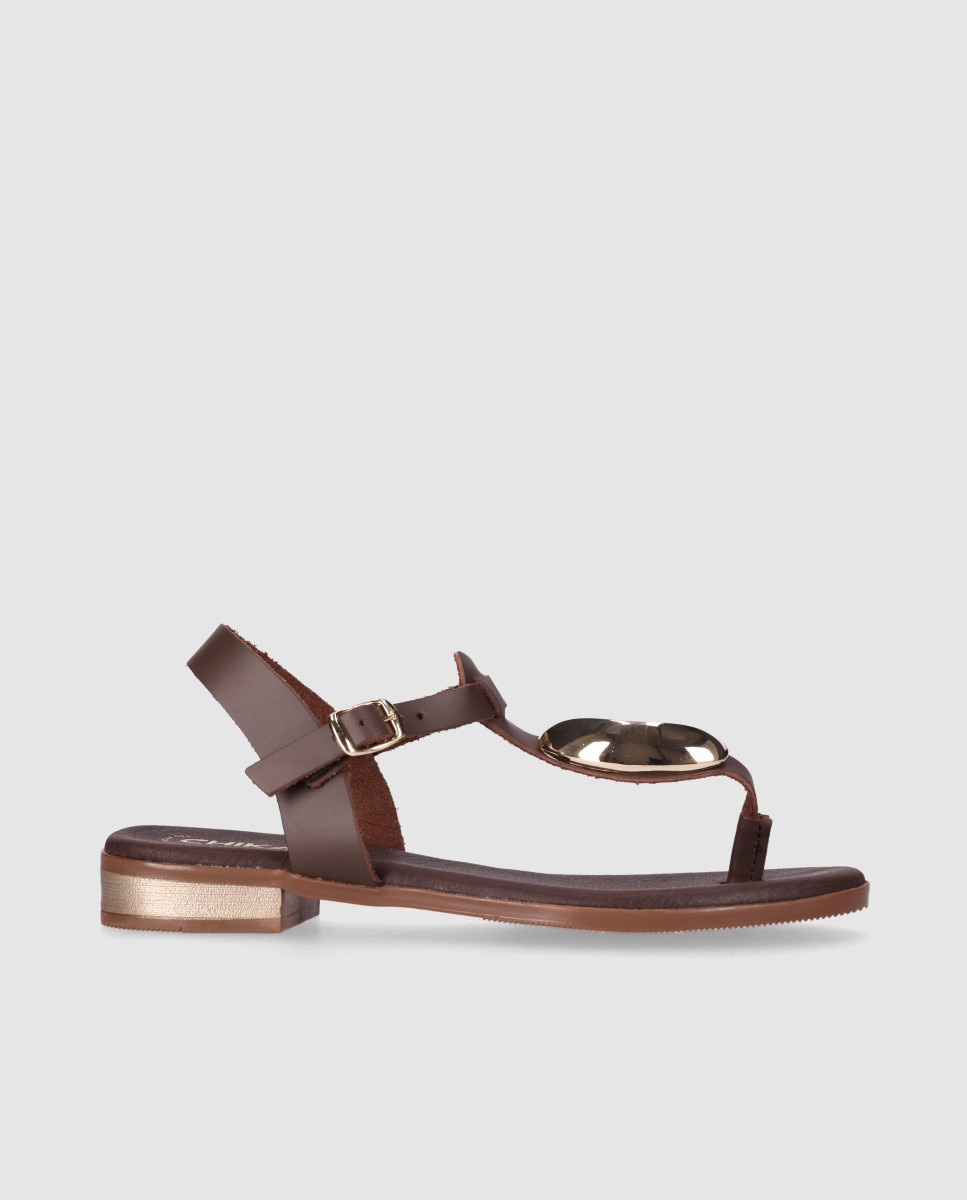 Sandalias planas de mujer chika10 en color marron con cierre de hebilla - Marrón Marrón-1