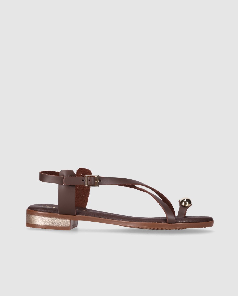 Sandalias planas de mujer chika10 en color marron con cierre de hebilla - Marrón Marrón-1