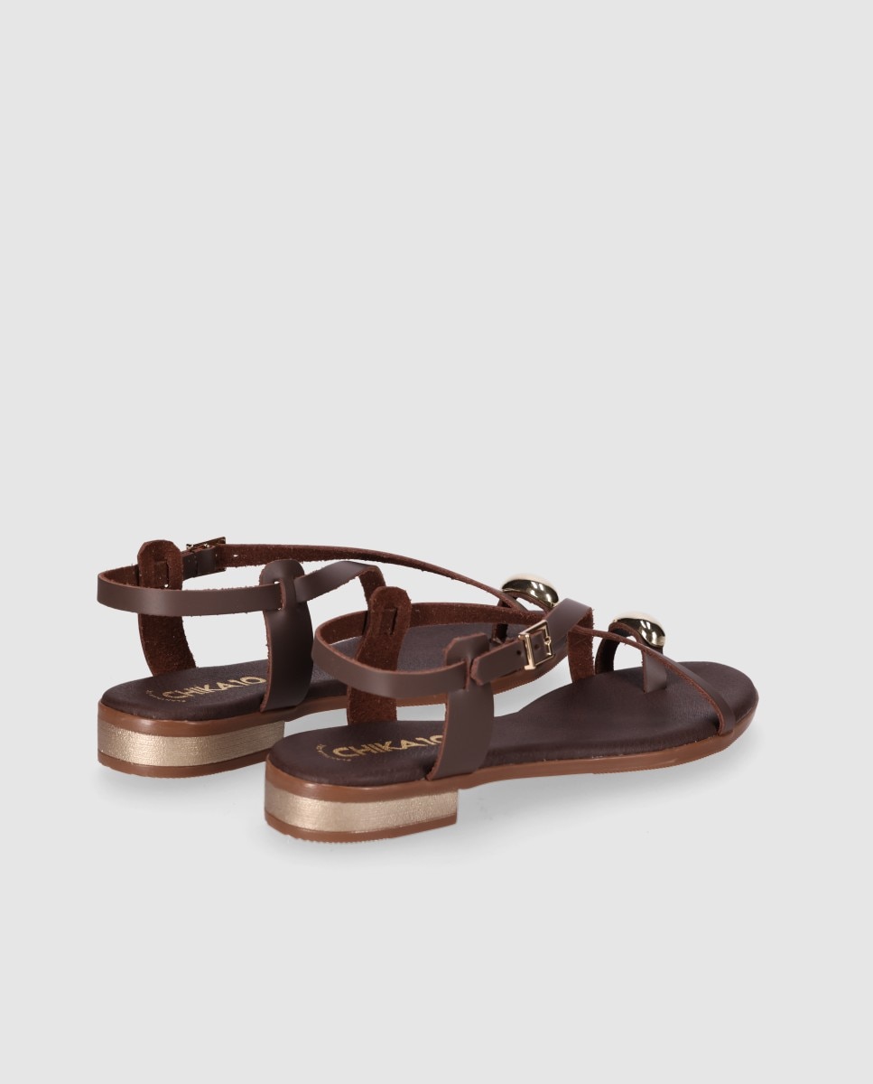 Sandalias planas de mujer chika10 en color marron con cierre de hebilla - Marrón Marrón-2