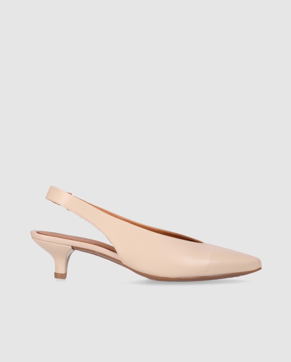 Chika10 - Zapatos de salón de mujer en piel con puntera afilada.