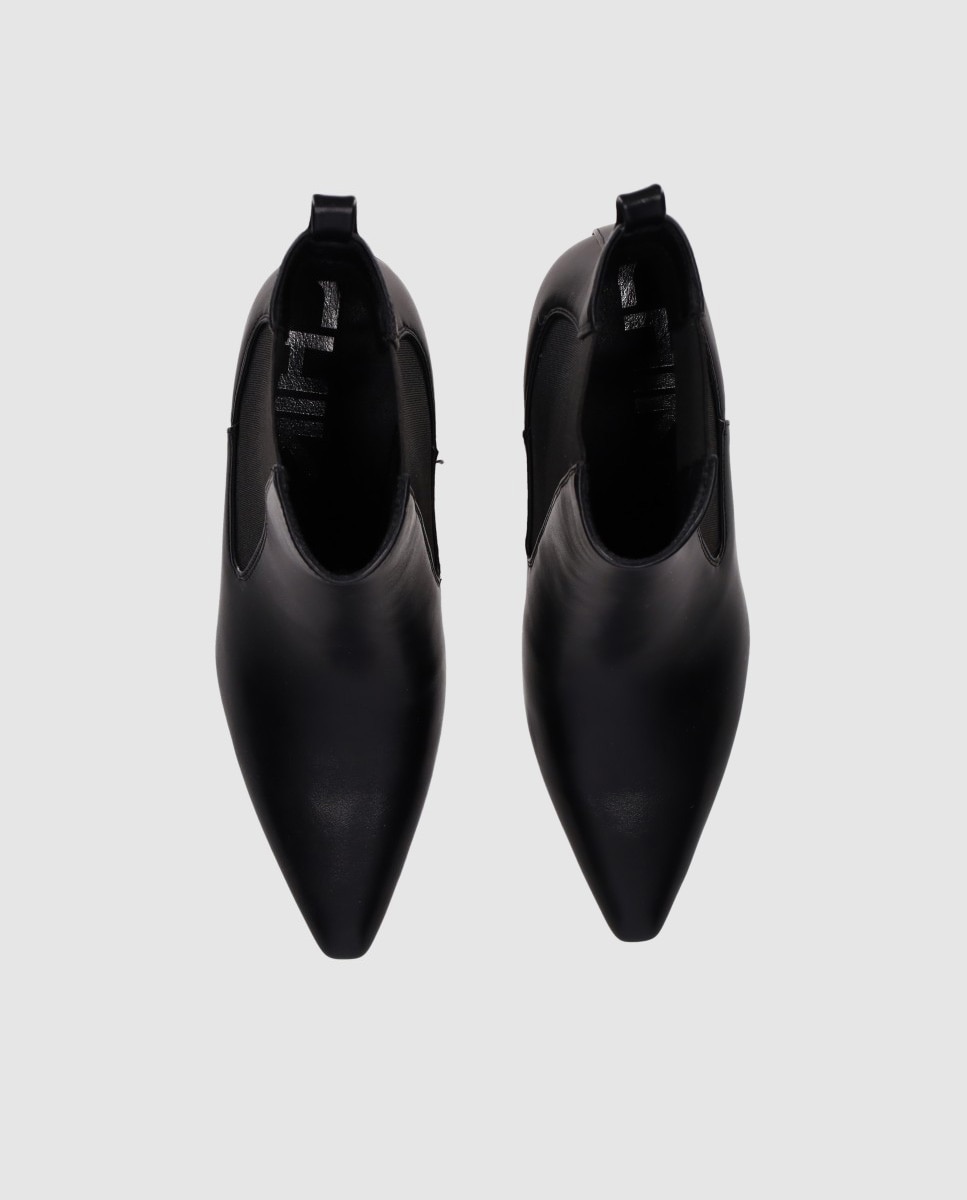Botines chelsea de mujer con tacón ancho y panel elástico lateral que facilita el calce - Chika10 - Negro Negro-4