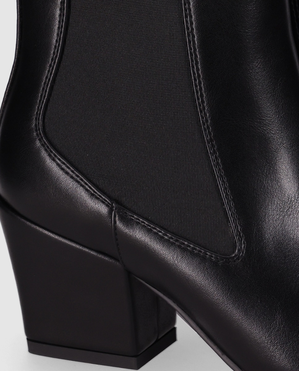 Botines chelsea de mujer con tacón ancho y panel elástico lateral que facilita el calce - Chika10 - Negro Negro-5