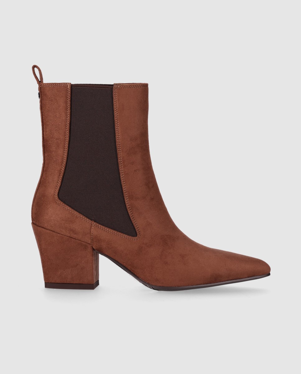 Botines chelsea de mujer con tacón ancho y panel elástico lateral que facilita el calce - Chika10 - Marrón claro Marrón claro-1