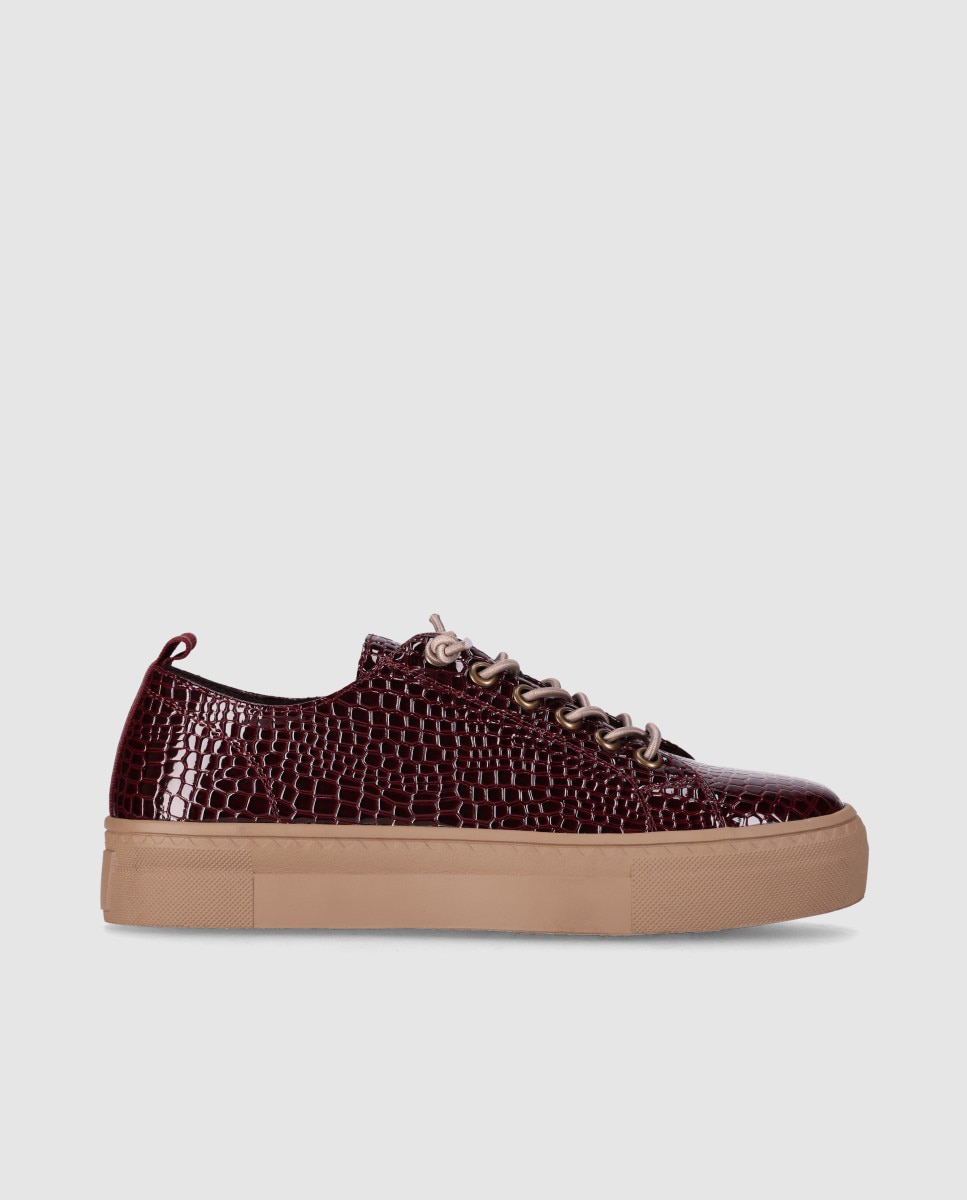 Zapatillas básicas de mujer de estilo urbano con acabado de charol - Chika10 - Burdeos Burdeos-1