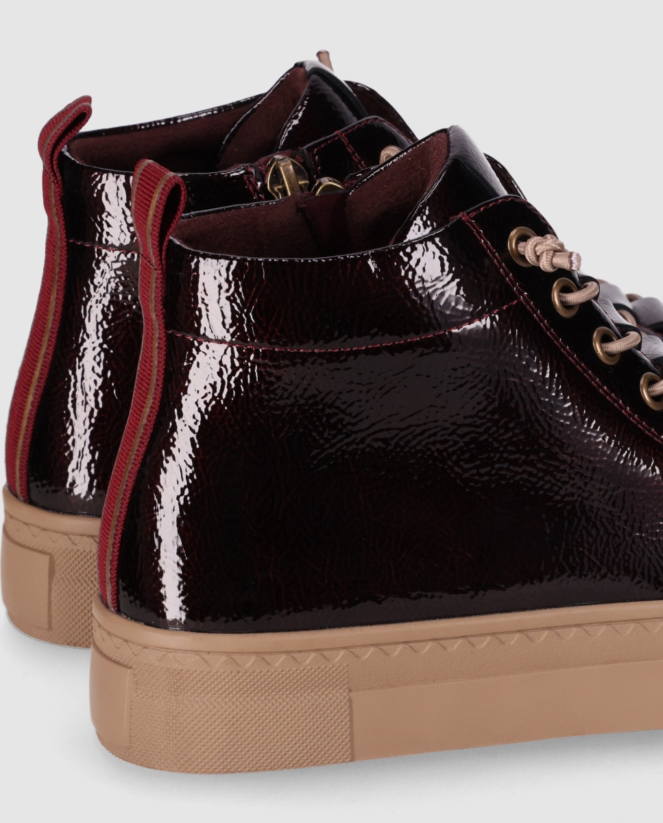 Zapatillas altas de mujer de estilo rubano con acabado de charol - Chika10 - Burdeos Burdeos-5