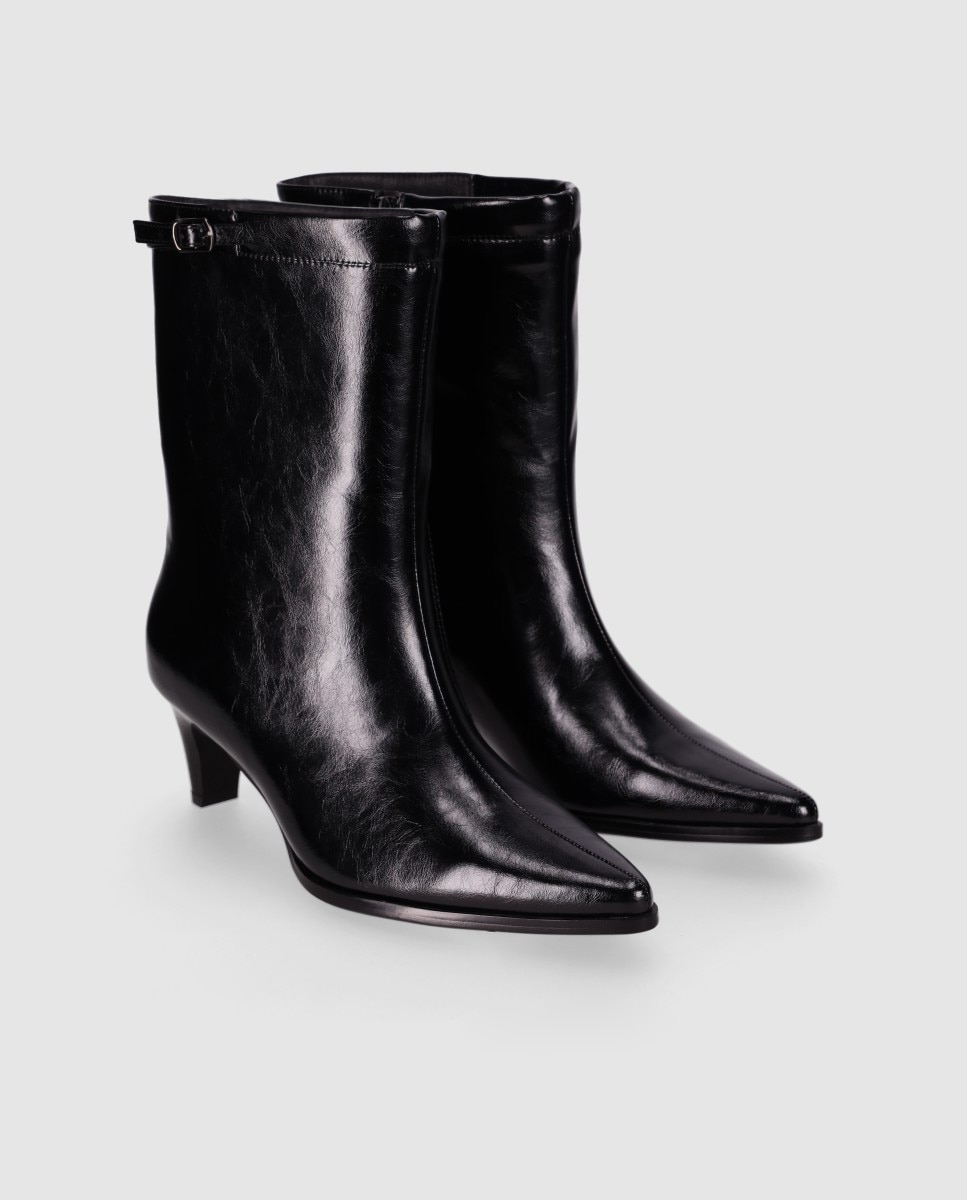 Botines de caña media con puntera afilada y tacón fino - Chika10 - Negro Negro-3