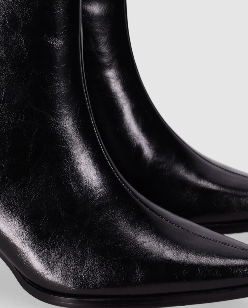 Botines de caña media con puntera afilada y tacón fino - Chika10 - Negro Negro-5
