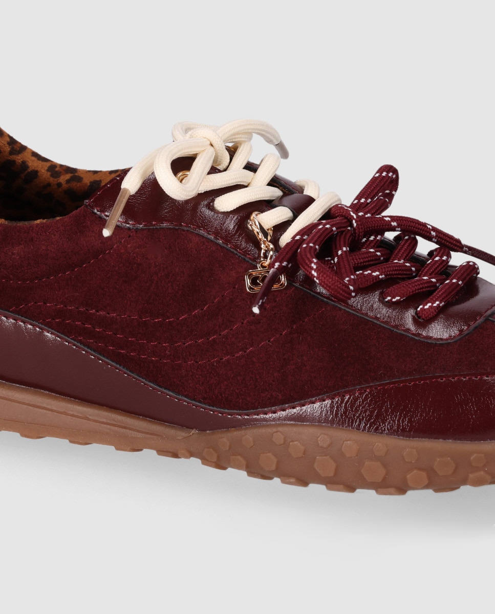 Zapatillas retro de mujer con acabados en piel de serraje con estilo casual y suela bicolor - Chika10 - Burdeos Burdeos-5