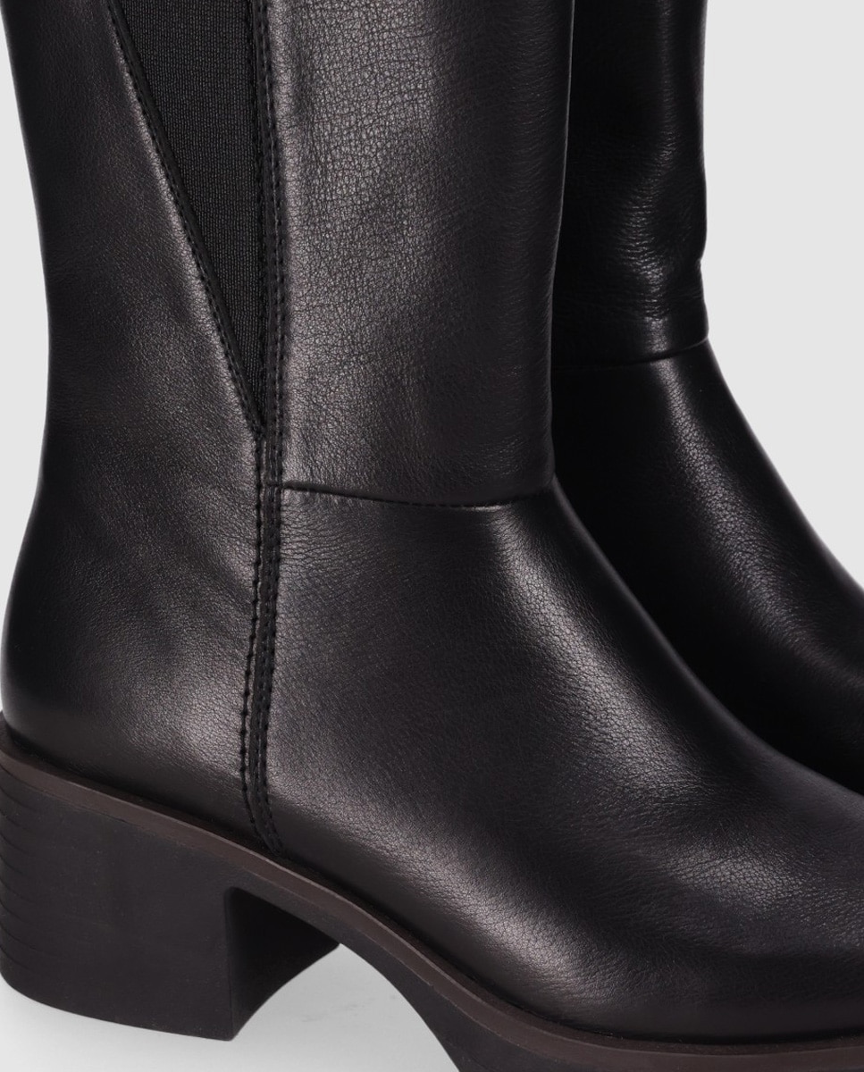 Botas básicas de mujer en piel de tacón ancho con silueta recta y caña asimétrica - Chika10 - Negro Negro-2