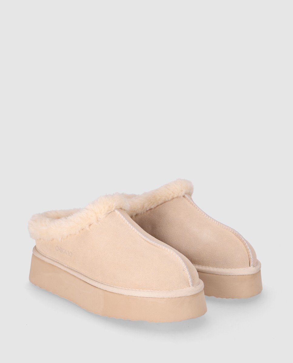Zuecos planos de mujer en piel de serraje con suela ligera y acabado suave - Chika10 - Beige Beige-3