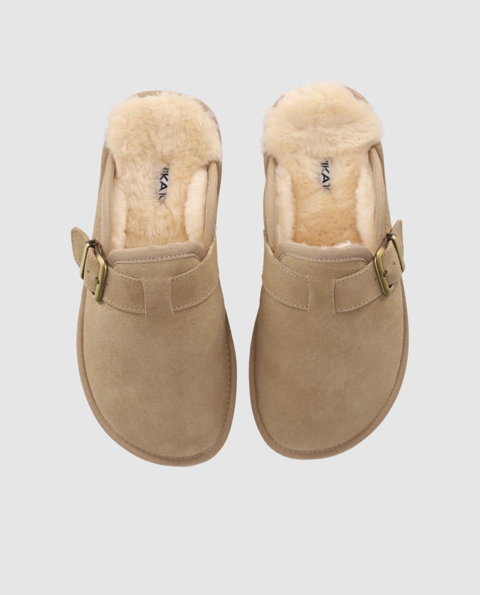 Zuecos planos de mujer acabado en piel con interior efecto borreguito y suela ligera - Chika10 - Beige Beige-4